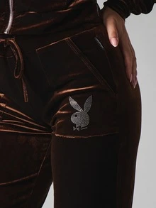 Missguided x Playboy 天鵝絨喇叭褲，飾有水鑽兔圖案與臀部文字細節，低腰抽繩腰頭，秋冬居家休閒褲 - 棕色 - 查看 5