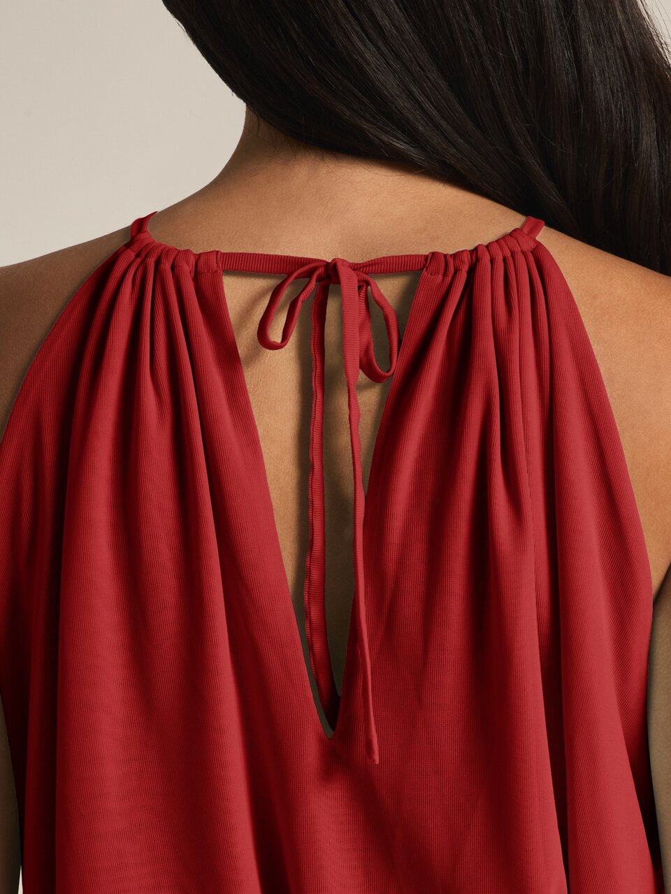 KSTM Halter Neck Bubble Hem Crop Top With Gathered Keyhole Neckline And Tie Back Detail For Summer Vacation