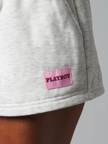Missguided x Playboy Celana Pendek Sweatshirt Fleece dengan Logo Patch, Tali Serut di Pinggang, dan Kantong Samping, Pakaian Santai Kasual Musim Panas - Light Grey - View 5