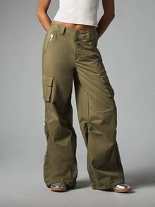 Missguided x Playboy Oversized Wide Leg Cargo Pants With Large Leg Logo Print Low Rise Utility Pockets And Zipper Detail Full Length - Army Green - View 3