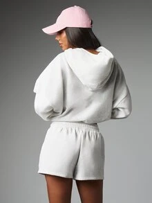 Missguided x Playboy Celana Pendek Sweatshirt Fleece dengan Logo Patch, Tali Serut di Pinggang, dan Kantong Samping, Pakaian Santai Kasual Musim Panas - Light Grey - View 3