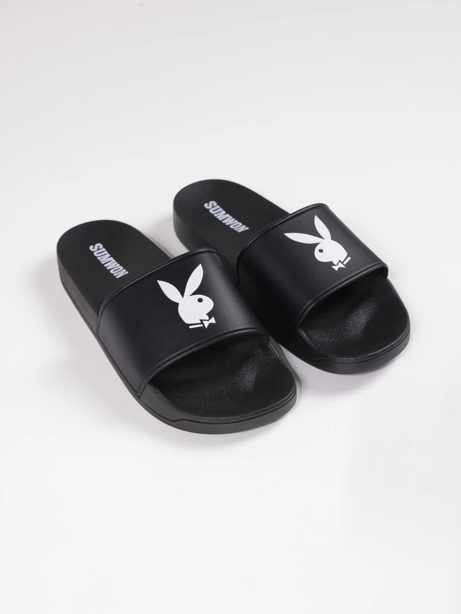 PLAYBOY X SUMWON Sandal Selop Logo Kelinci, Sandal Datar Ujung Terbuka, Tali Tunggal, Sandal Musim Panas untuk Pantai dan Kolam Renang - Hitam - View 1