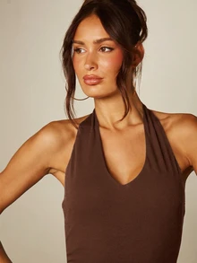 MISSGUIDED Halter Neck Capri Jumpsuit With V-Neckline Open Back And Body-Hugging Fit Perfect For Summer Vacations And Casual Outings - Chocolate Brown - View 5