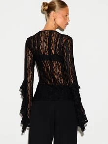 KIZN Blus Crop Berpotongan Leher V Transparan dengan Renda, Lengan Lonceng, dan Detail Ikat Depan Berenda, Cocok untuk Pesta Malam Hari - Hitam - View 3