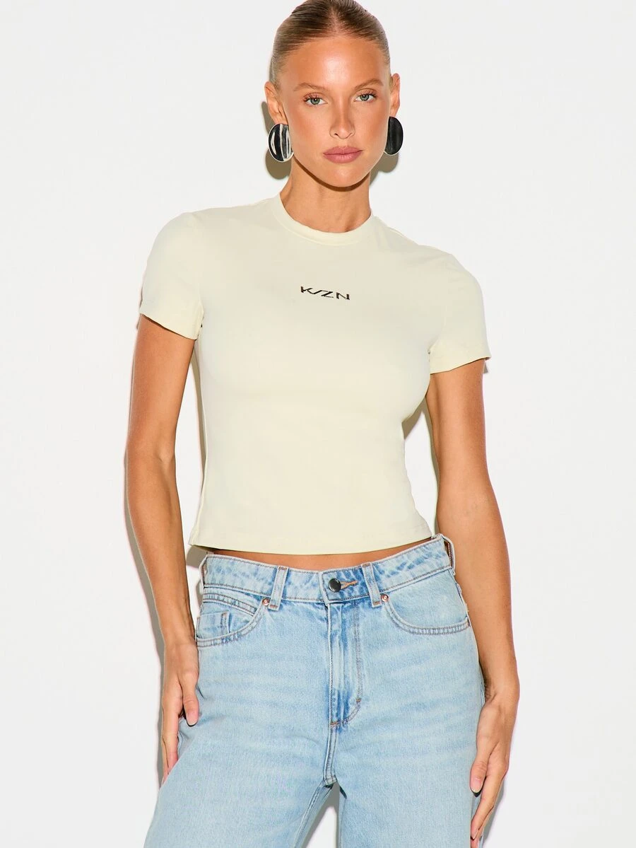 KIZN Kaos Crop Top Lengan Pendek Kerah Bulat Bordir Logo, Potongan Slim Fit, Cocok untuk Musim Panas, Kaos Kasual Slim Fit. - Kuning muda - View 1