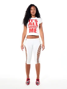 SUMWON Its All About Me 口號短版修身 T-shirt，圓領、小飛袖，正面大膽紅色文字印花，夏季音樂祭上衣 - 白色 - 查看 3