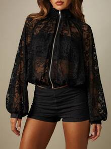 MISSGUIDED Atasan Blouson Berenda Transparan dengan Resleting, Kerah Bergelombang Model Leher Tinggi, Lengan Balon, Motif Bunga, dan Celana Pendek - Sempurna untuk Musim Pesta - Hitam - View 4