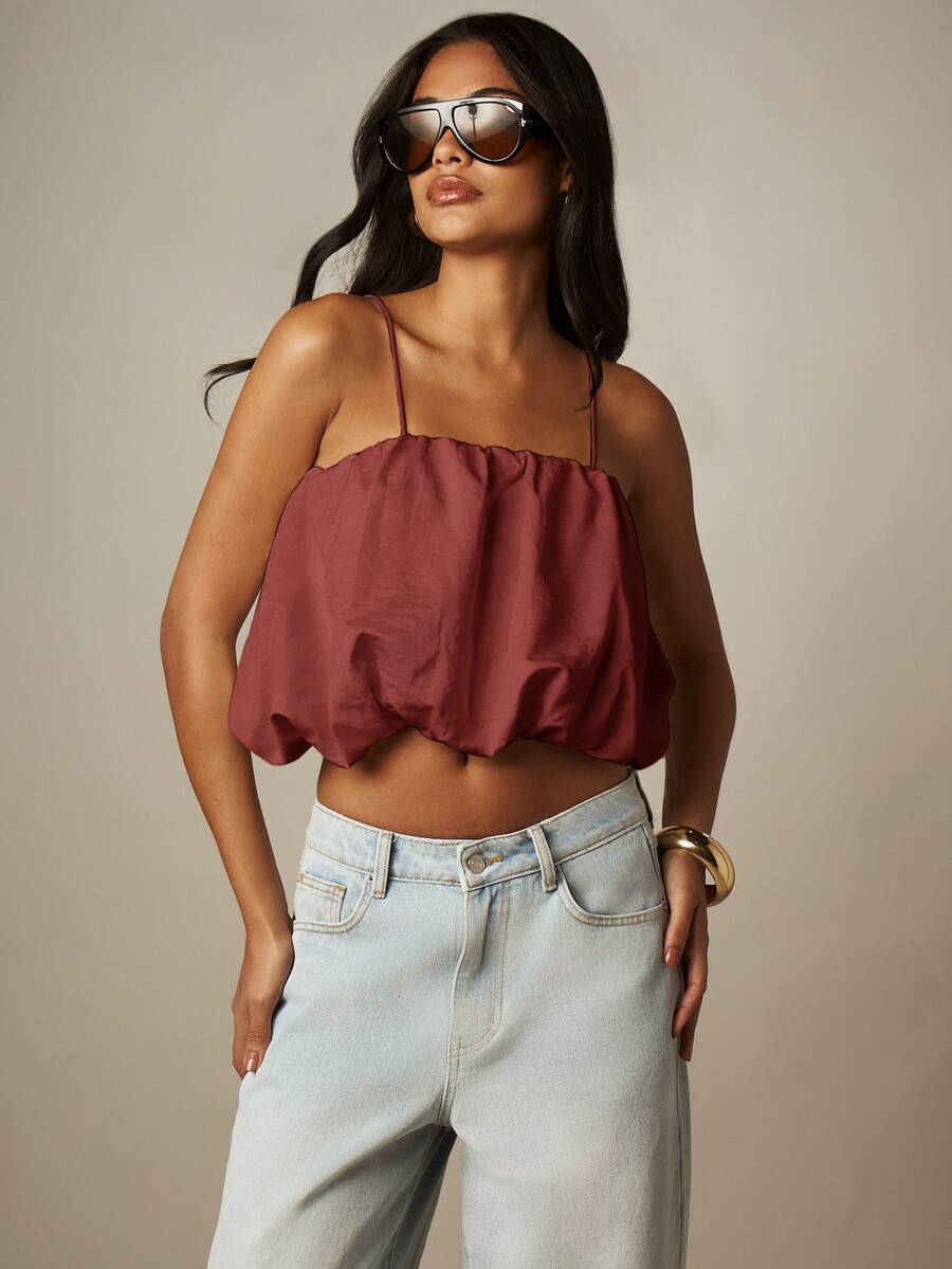 MISSGUIDED 泡泡下擺短版細肩帶背心上衣,抓皺領口,飄逸短版背心,適合夏季音樂祭與度假 - 紅色 - 查看 1