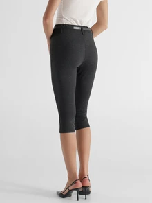 KSTM Celana Legging Capri Berpinggang Tinggi Ketat Model Pendek dengan Detail Sabuk Kulit Imitasi, Kain Rajut Halus dan Elastis, Gaya Kasual Musim Semi dan Musim Panas - Dark Grey - View 4
