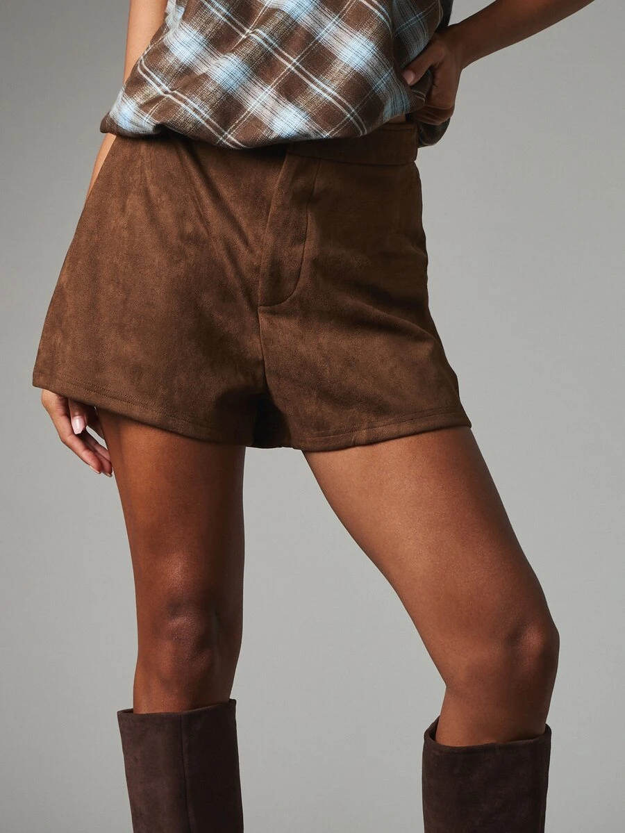 MISSGUIDED Celana Pendek Mini Pinggang Tinggi Bahan Suede Imitasi dengan Kantong Samping, Gaya Kasual Sehari-hari Musim Gugur dan Musim Dingin. - Coklat - View 1