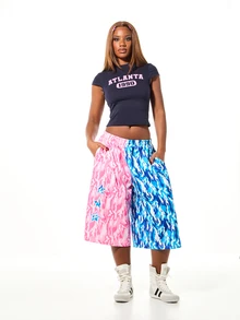 SUMWON Kaos Crop Top Atlanta 1990 Varsity dengan Motif Teks, Kerah Bulat, dan Lengan Pendek, Siap untuk Festival Musim Panas, Potongan Slim Fit. - Royal Blue - View 3