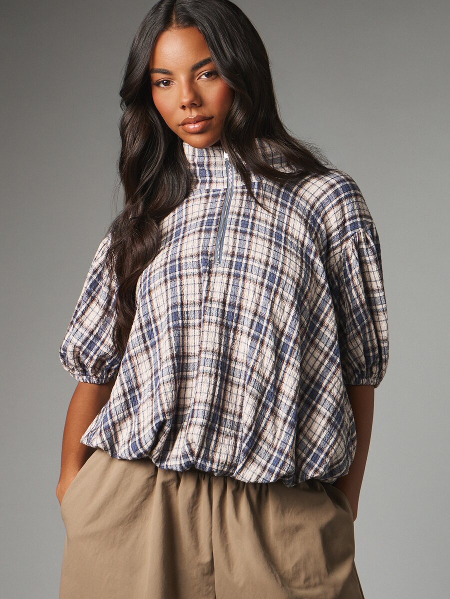 MISSGUIDED Blus Kotak-kotak Kerah Tinggi Setengah Resleting dengan Lengan Siku Mengembang dan Hem Gelembung, Potongan Longgar, Atasan Kasual Musim Gugur dan Musim Dingin - Biru - View 1