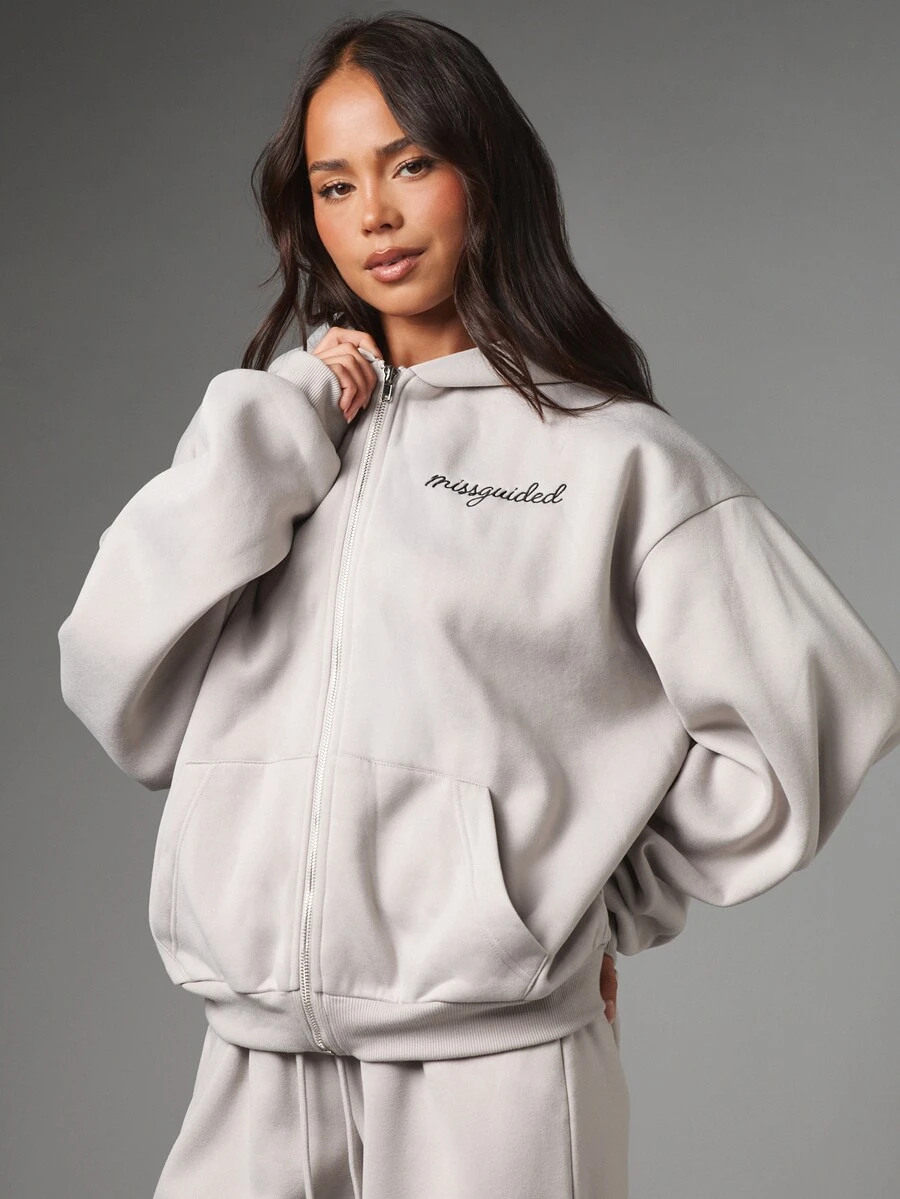 MISSGUIDED Oversized Full-Zip Sweatshirt With Embroidered Logo Chest Print Side Pockets Cozy Fleece Winter Essential - Grey - View 1
