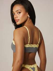 MISSGUIDED Lace Trim Bralette With Scalloped Neckline Adjustable Straps Soft Cup Wireless Lingerie Top Spring Summer Everyday Comfort - Grey - View 2