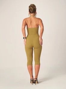 MISSGUIDED 掛脖式七分褲連身褲，綁繩打結裹身設計，露背無袖貼身一體式，適合夏季度假 - 橄欖綠 - 查看 2