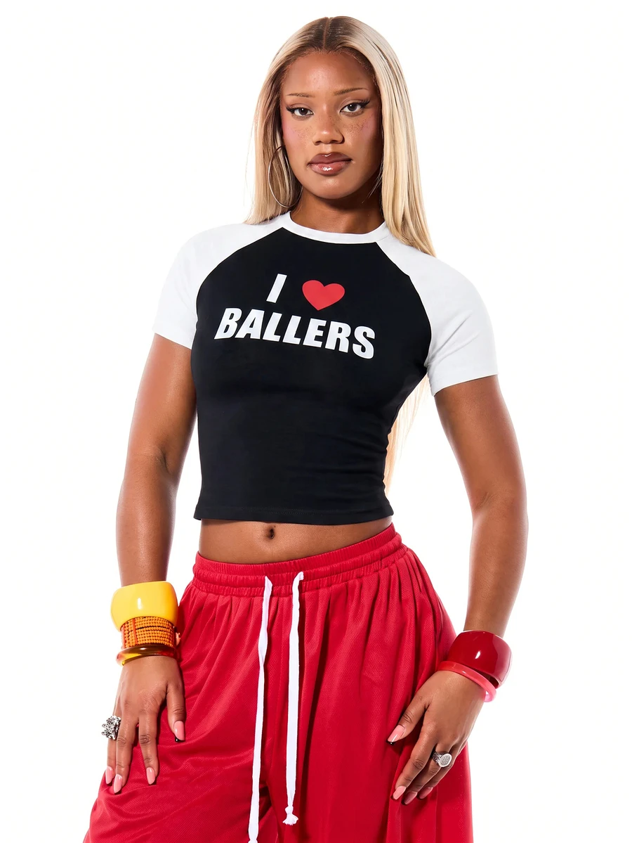 SUMWON WOMEN Raglan 短版上衣 I Love Ballers 圖案印花圓領短袖棒球 T-shirt 夏季音樂節派對上衣 - 黑色 - 查看 1