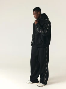 PLAYBOY X SUMWON Bunny Logo Tape Oversized Pullover Hoodie With Sleeve Stripe Detail And Centre Pocket Fall Winter Essential - Black - View 3