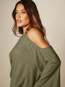 MISSGUIDED Gaun Mini Tanpa Punggung dengan Leher Halter dan Lengan Jubah Dramatis, Bahu Terbuka, Punggung Terbuka, Cocok untuk Pesta Malam Hari - Hijau Tentara - View 4