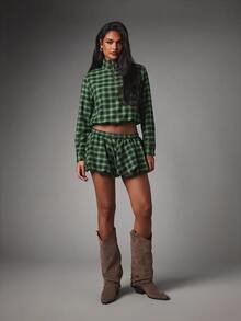 MISSGUIDED Plaid Cropped Quarter Zip Top - Fall Festival Flannel - Green - View 1