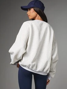 MISSGUIDED USA Limited Edition XXL oversized sweatshirt med rund hals, collegiate-tryck fram, lång ärm, avslappnad pullover-topp - Ljusgrå - Visa 3