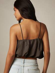MISSGUIDED Top corto con tirantes finos, bajo de burbuja, escote cuadrado fruncido y silueta fluida para el verano - Gris Oscuro - Ver 2