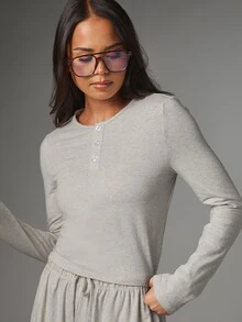MISSGUIDED 長袖短版亨利領上衣，鈕扣門襟、圓領、修身彈性針織，休閒日常居家服，春夏必備 - 灰色 - 查看 2