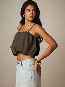 MISSGUIDED Top corto con tirantes finos, bajo de burbuja, escote cuadrado fruncido y silueta fluida para el verano - Gris Oscuro - Ver 4
