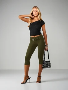 MISSGUIDED Leggings Capri Cortos con Cintura Baja Fruncida y Detalle de Anillo de Metal Plateado para Primavera Verano - Verde Oscuro - Ver 3