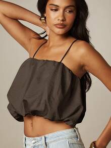 MISSGUIDED Top corto con tirantes finos, bajo de burbuja, escote cuadrado fruncido y silueta fluida para el verano - Gris Oscuro - Ver 5