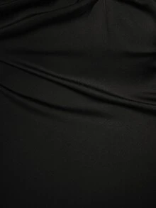 KSTM Gaun Terusan Maxi Satin dengan Leher V Dalam, Detail Simpul Putar di Dada, Tali Bahu Tipis, Punggung Terbuka Rendah, dan Rok A-Line yang Mengalir. - Hitam - View 7
