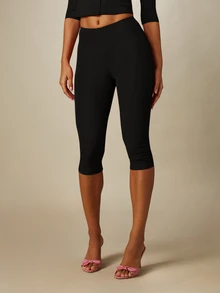 MISSGUIDED Cropped Button-Front Top With Round Neck Three-Quarter Sleeves And High Rise Ruched Waistband Capri Leggings - Fitted Stretch Jersey Casual Holiday Summer Style Set - Black - View 4