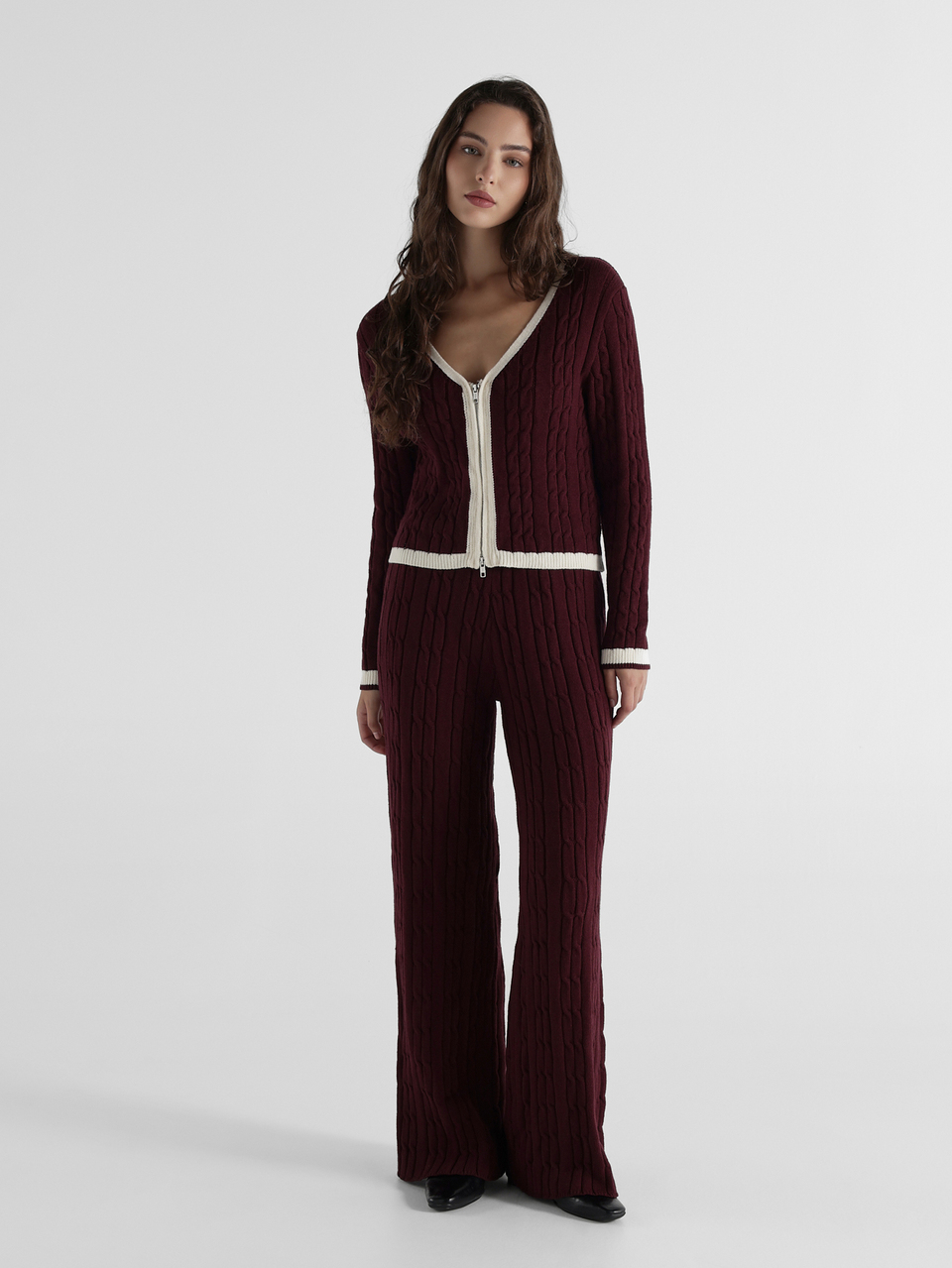 KSTM Cable Knit Zip-Up Cropped Cardigan Jacket With Contrast Cream Trim V-Neckline Long Sleeves Ribbed Cuffs Fall Winter Cozy Knitwear