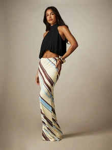 MISSGUIDED Halter Neck Crop Top With Gathered Drape Scallop Hem Backless Open Back Summer Night Out Style - Black - View 3