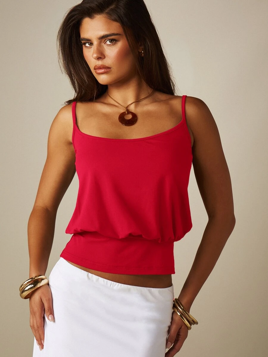 MISSGUIDED Flowy Crop Cami Top With Scoop Neckline And Adjustable Spaghetti Straps - Ruffle Hem Sleeveless Summer Night Out Tank - Red - View 1