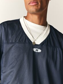 SUMWON Oversized V-Neck Mesh Football Jersey With Number 26 Back Print And Contrast Stripe Sleeve Details - Blue - View 5