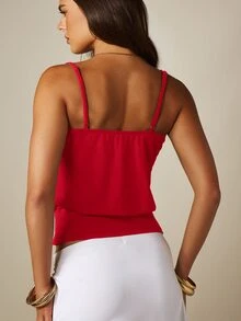 MISSGUIDED Flowy Crop Cami Top With Scoop Neckline And Adjustable Spaghetti Straps - Ruffle Hem Sleeveless Summer Night Out Tank - Red - View 2