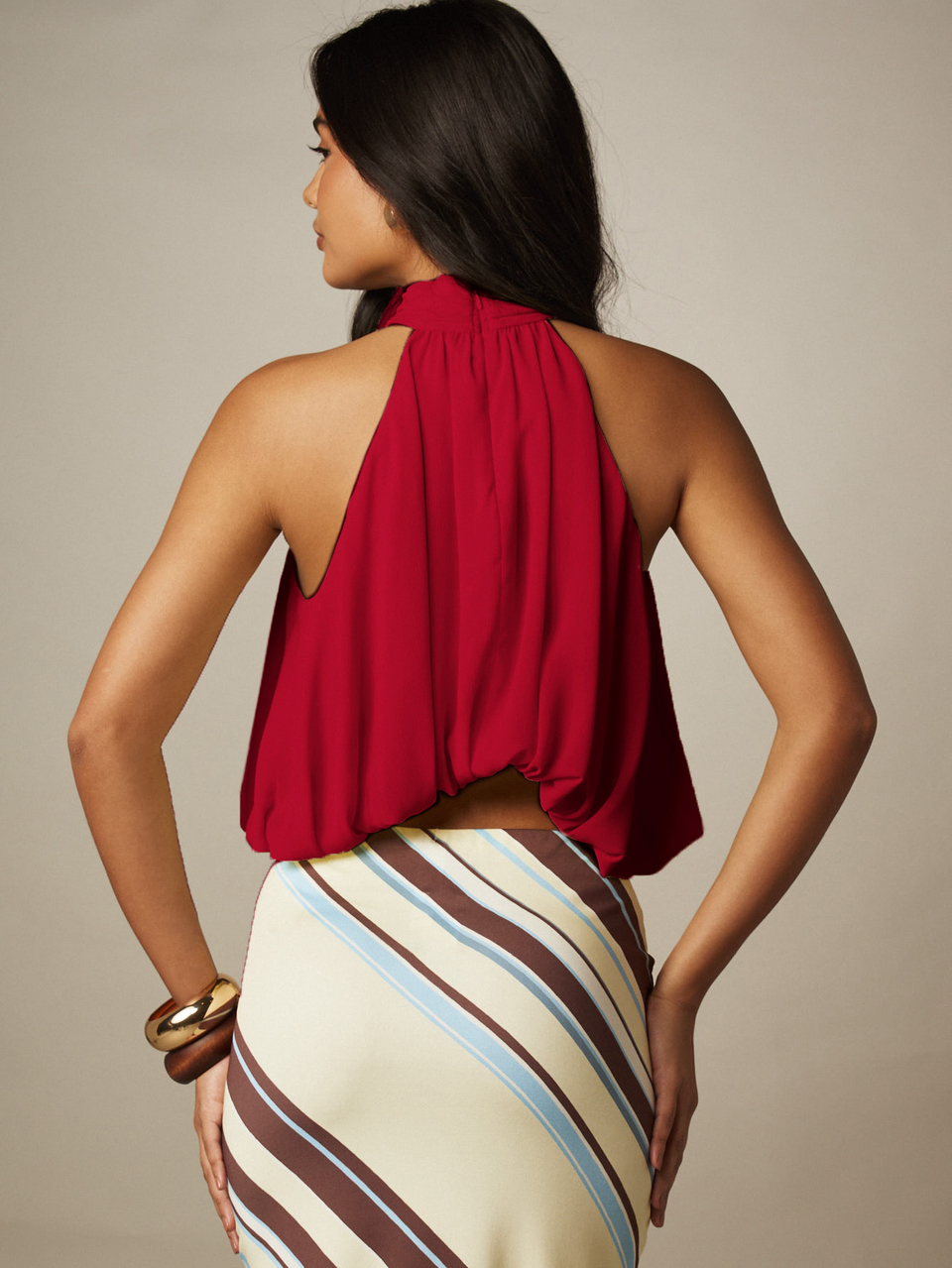MISSGUIDED Gathered Halter Crop Top With Open Back And Bubble Hem