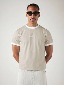 SUMWON 對比白色滾邊領口與袖口、字母標誌刺繡圓領短袖夏季休閒 Ringer T-Shirt - 米色 - 查看 4