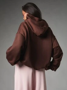 MISSGUIDED Hoodie Oversize dengan Logo Boucle Applique di Dada, Satu Saku Tengah, Koleksi Musim Baru, Musim Gugur/Musim Dingin. - Coffee Brown - View 3