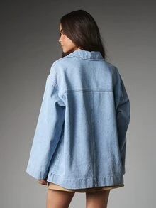 MISSGUIDED 寬鬆淺色水洗牛仔夾克，翻領鈕扣前開襟，寬袖設計，附貼袋，春季休閒外套 - 淺色水洗藍 - 查看 2