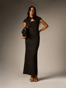 AiiRZ Gaun Maxi Elegan dengan Leher Persegi dan Lengan Pendek, Detail Kerah Terstruktur, Siluet Bodycon, Gaun Malam Formal - Hitam - View 1