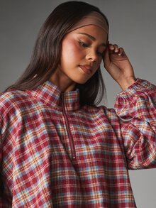 MISSGUIDED Atasan Flanel Kotak-kotak Ukuran Besar dengan Resleting Seperempat, Kerah Tinggi, Lengan Panjang Mengembang, Manset Elastis, Gaya Nyaman Musim Gugur dan Musim Dingin - MultiWarna - View 2