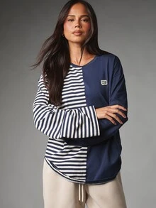 MISSGUIDED Kaos Olahraga Atletik Lengan Panjang Bergaris Blok Warna Ukuran Besar dengan Logo Patch, Kerah Bulat, Hem Panjang, Atasan Kasual - Blue and White - View 1