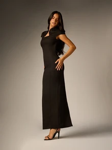 AiiRZ Gaun Maxi Elegan dengan Leher Persegi dan Lengan Pendek, Detail Kerah Terstruktur, Siluet Bodycon, Gaun Malam Formal - Hitam - View 4