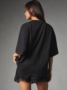 MISSGUIDED Archie Script Print Oversized Crew Neck Short Sleeve Boxy T-Shirt Casual Everyday Summer Essential - Black - View 3
