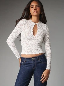MISSGUIDED Floral Lace Long Sleeve Crop Top With Keyhole Cutout Neckline Sheer Scallop Hem Spring Party Night Out - Beige - View 1