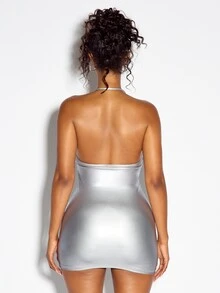 SUMWON WOMEN Gaun Mini Bodycon Leher Halter Metalik dengan Potongan V Dalam Tanpa Lengan, Elastis, untuk Pesta Klub, Malam Hari, Liburan, Festival Musim Panas - Perak - View 5