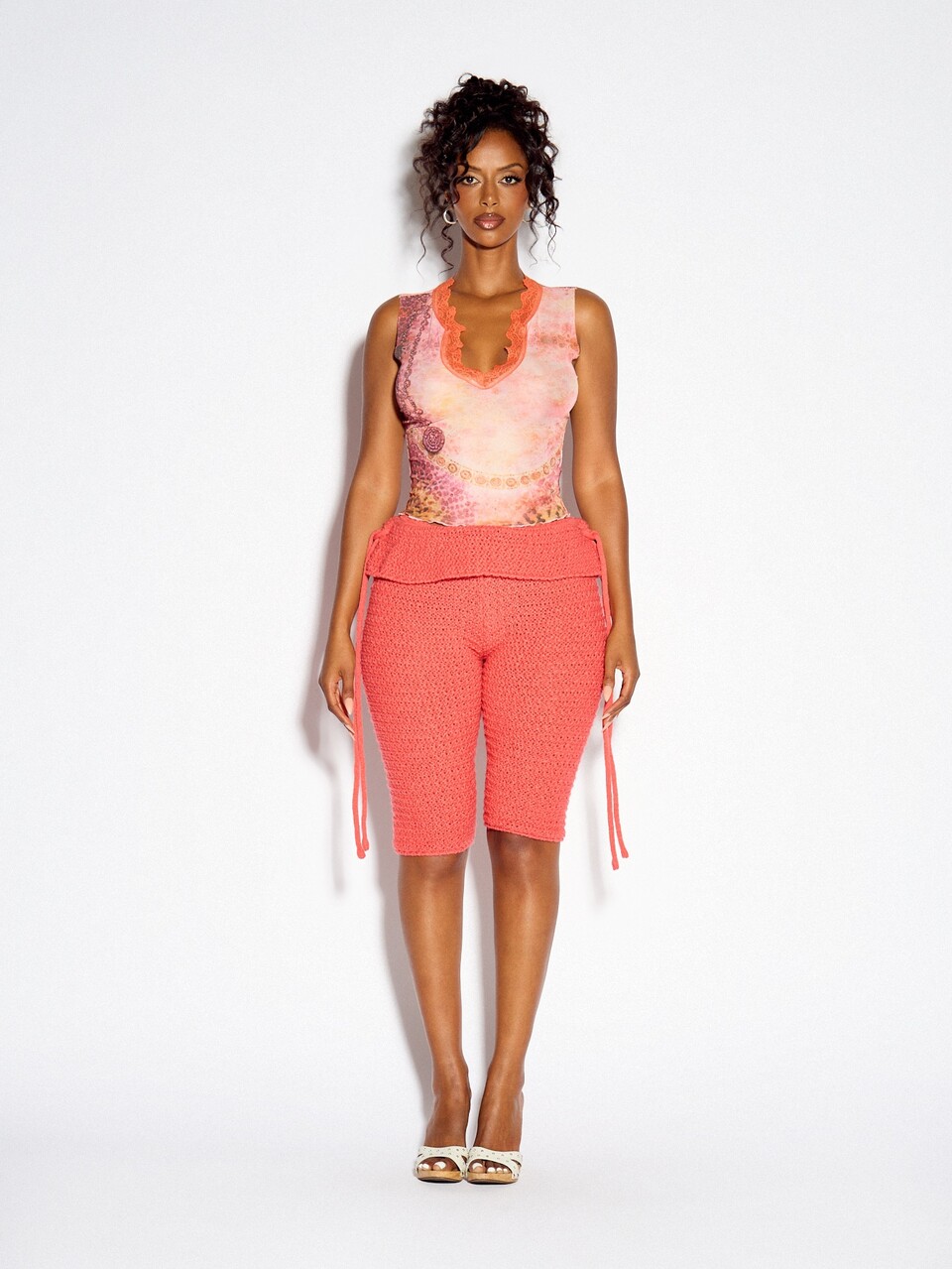 SUMWON WOMEN Coral Mesh Printed Crop Tank Top With Lace Trim V-Neck Sleeveless Summer Floral Abstract Festival Night Out Party Top