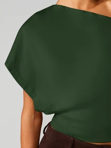 MISSGUIDED Off Shoulder Asymmetric Neckline Crop Top With Drape Detail And Short Sleeves Perfect For Date Night Or Holiday Evenings - Dark Green - View 4