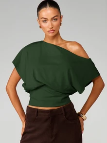 MISSGUIDED Off Shoulder Asymmetric Neckline Crop Top With Drape Detail And Short Sleeves Perfect For Date Night Or Holiday Evenings - Dark Green - View 5